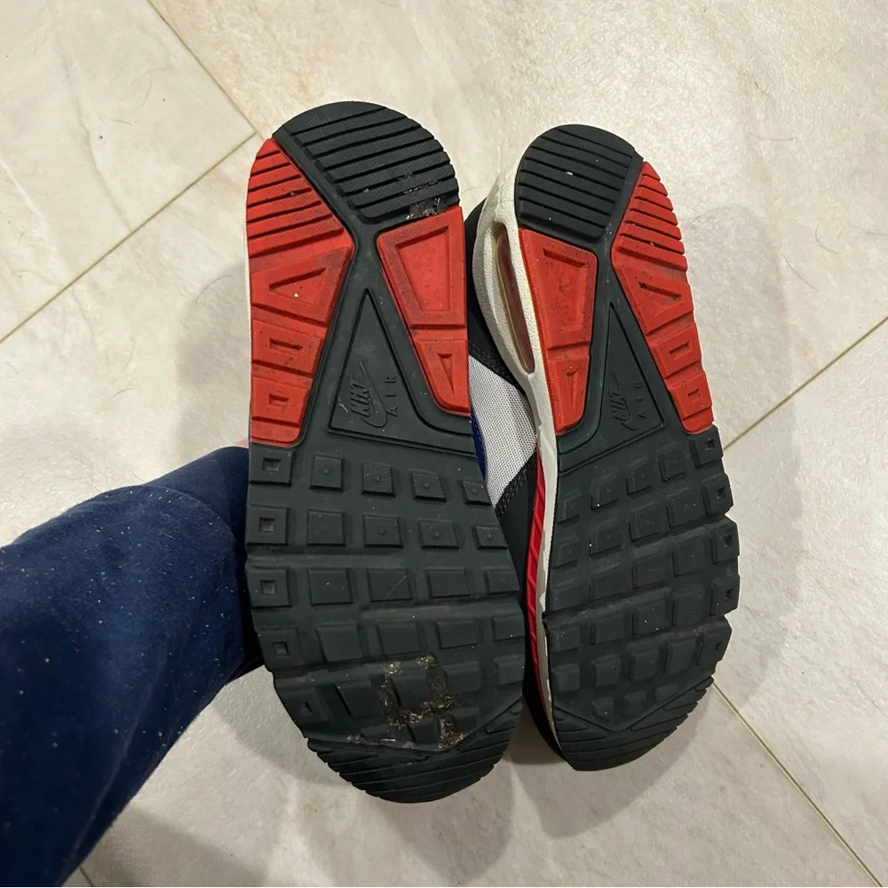 Nike Air Sneakers - Gray, Red, and Blue size 8